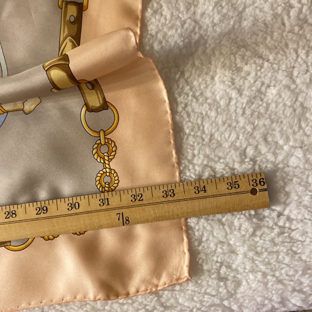 Beautiful saddle scarf. - Picture 3 of 3